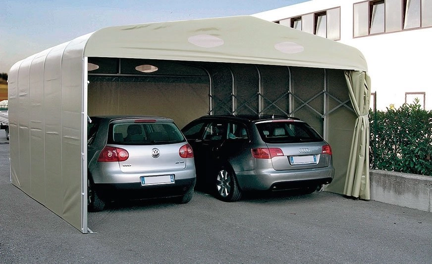 Włoski sposób na garażowanie samochodu kempingowego
