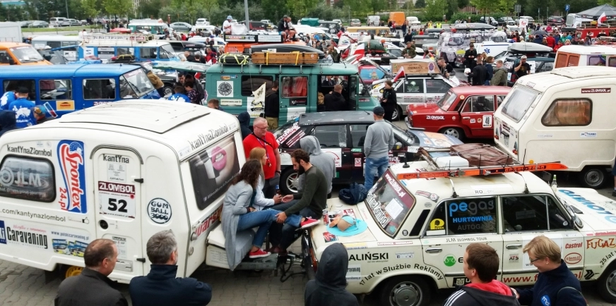 Ruszył Złombol 2017, największa na świecie impreza moto-charytatywna [FOTO]