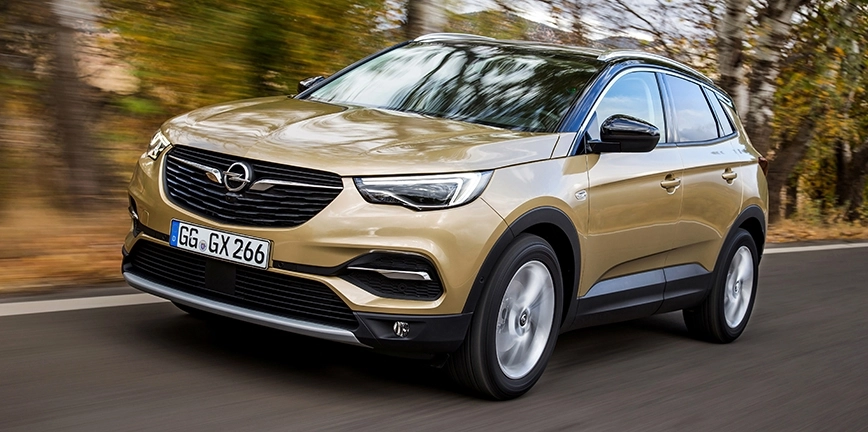 Nowy Opel Grandland X z flagowym dieslem i nową ekskluzywną wersją wyposażenia