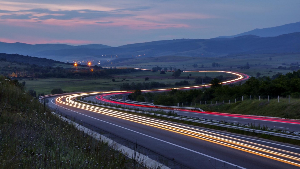 Jak poprawnie jeździć po autostradzie?