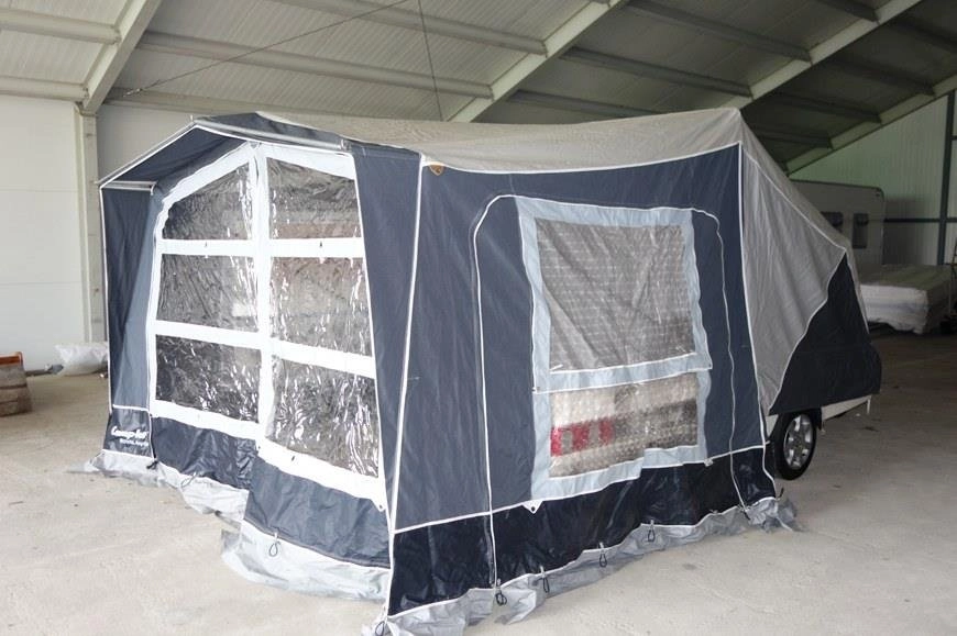 Tanie przyczepy namiotowe o DMC 500 kg