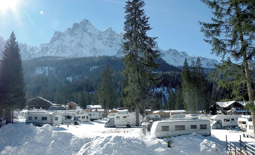 Nie obawiaj się zimowego caravaningu