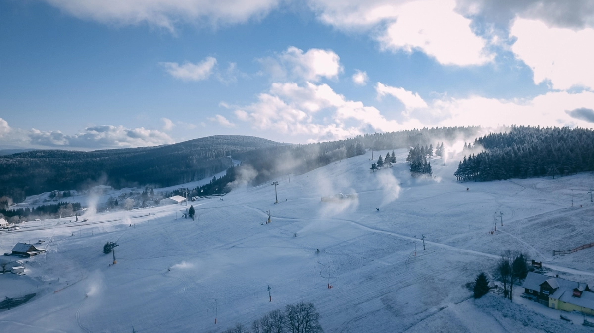 Stacja narciarska w Zieleńcu to piękne widoki i niezwykły mikroklimat