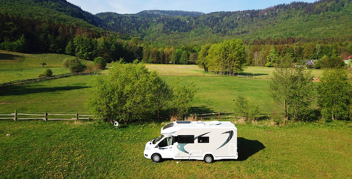Cisza, spokój, komfort i bezpieczeństwo - tego szukają turyści w 2020 roku i to daje im caravaning