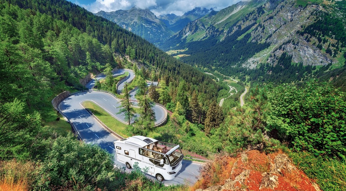 Kamper i kabriolet w jednym. Poznajcie Apero Skydancer.