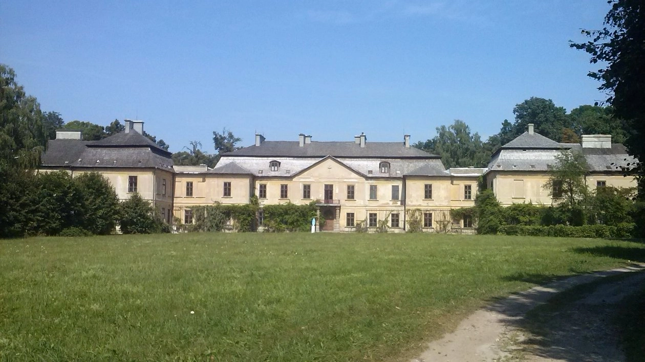 Zespół pałacowo-parkowy Klemensów-Park