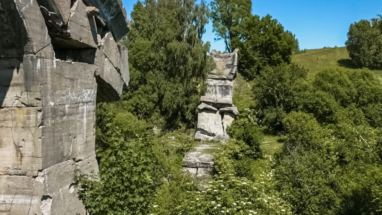 Ruiny mostu kolejowego w Kruklankach