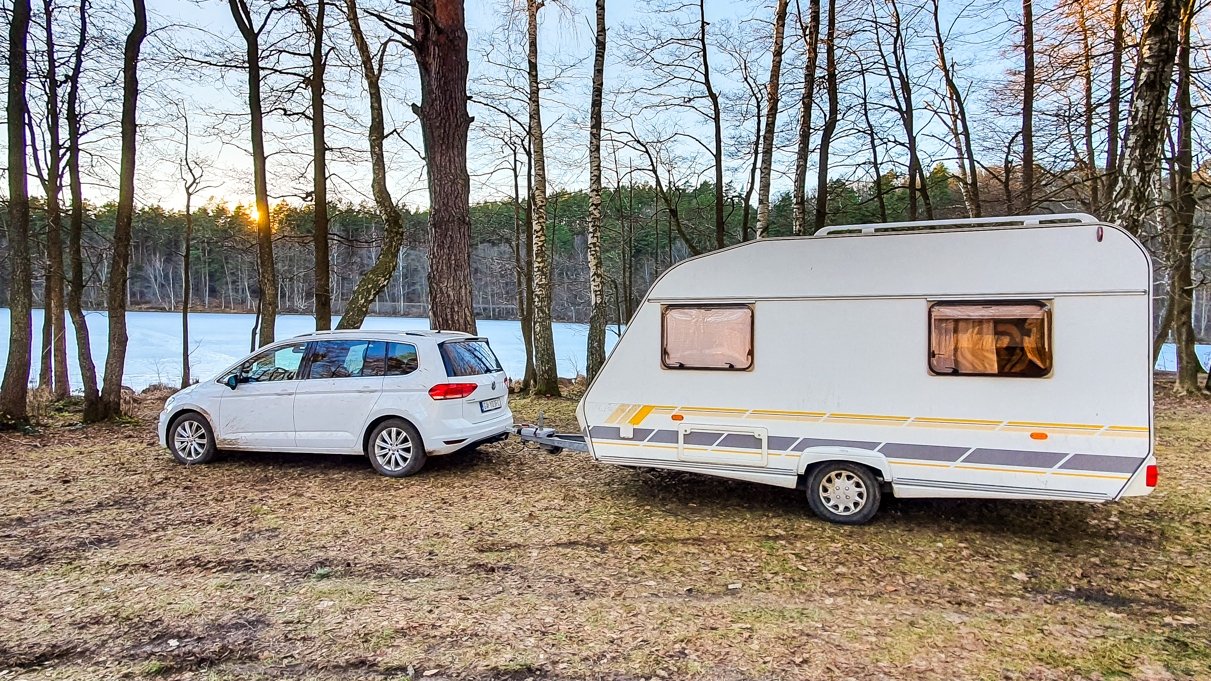 Volkswagen Touran w naszej konfiguracji jest w stanie holować przyczepę o masie do 1500 kilogramów