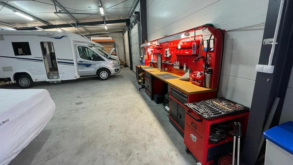 Serwis domu i auta. Kompleksowa oferta taniekamperowanie.pl