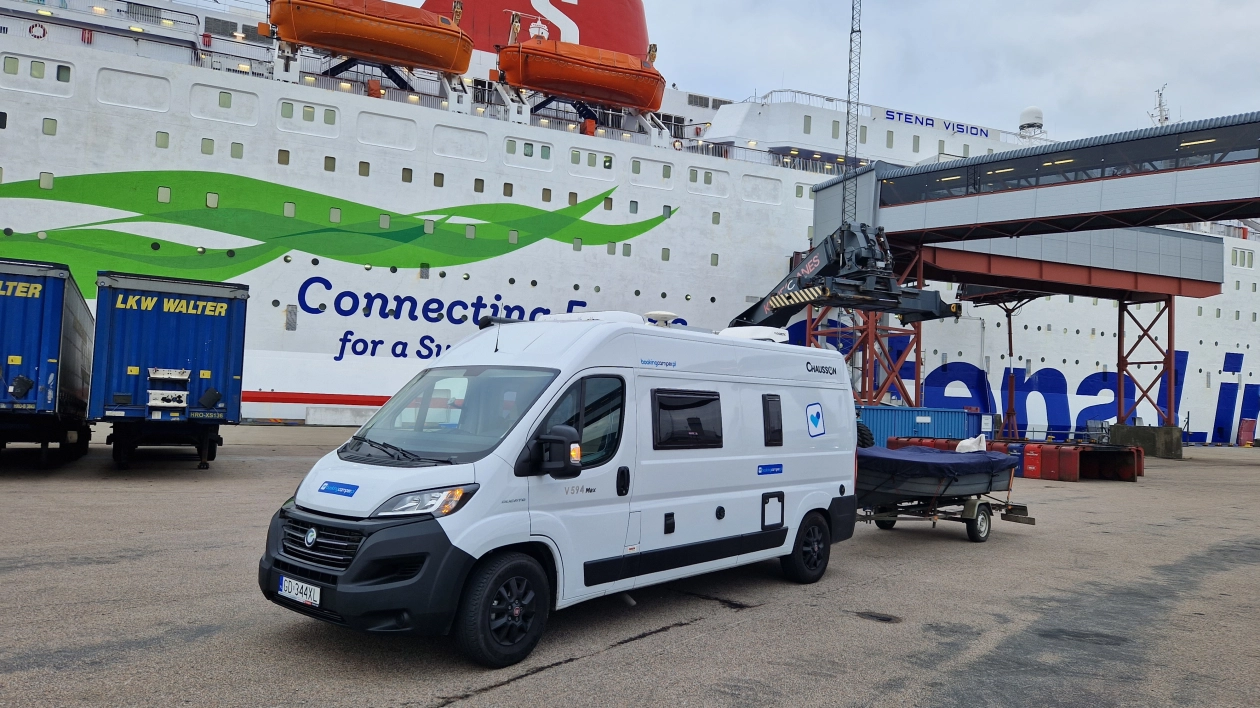 Promem, kamperem i łodzią