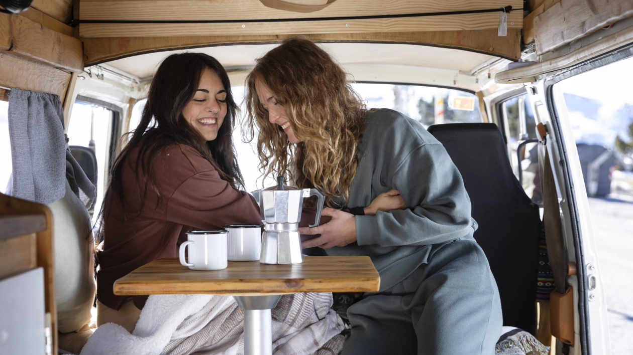 8 sprawdzonych sposobów na gotowanie w kamperze