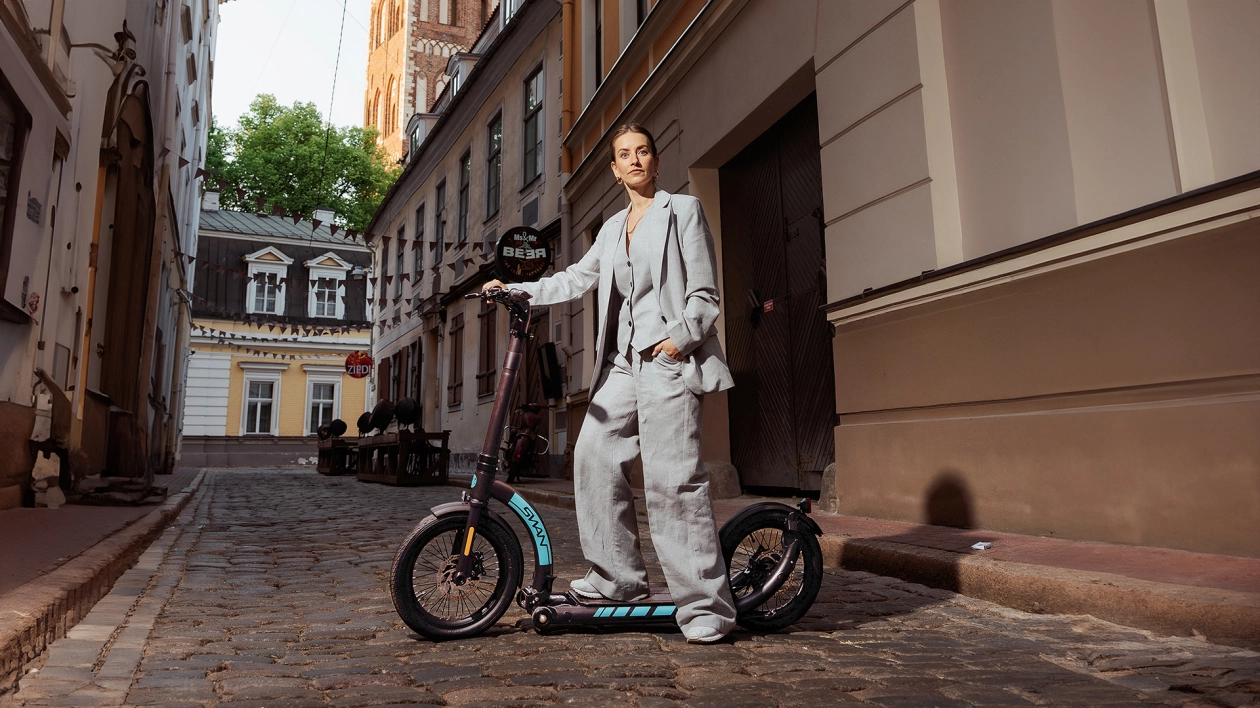 Odkryj wspaniałe miejsca z hulajnogą Swan