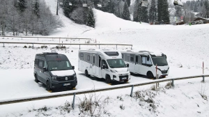 Zimowy test kamperów Dethleffsa. Różne pojazdy, różne możliwości, różne ograniczenia