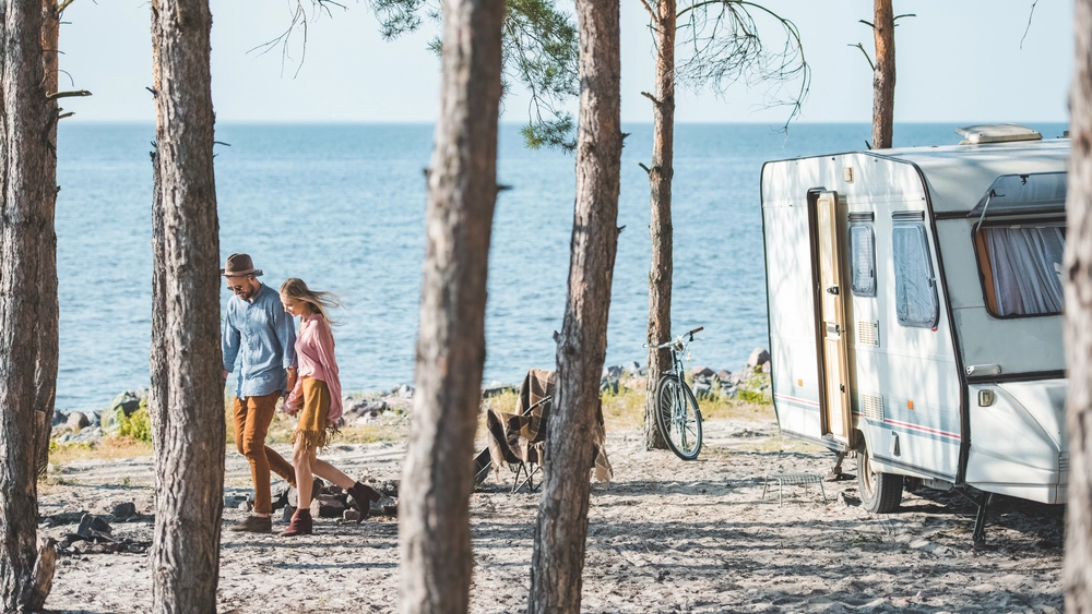 Podróż autem za granicę? Sprawdź, kiedy potrzebujesz międzynarodowego prawa jazdy i jak je uzyskać