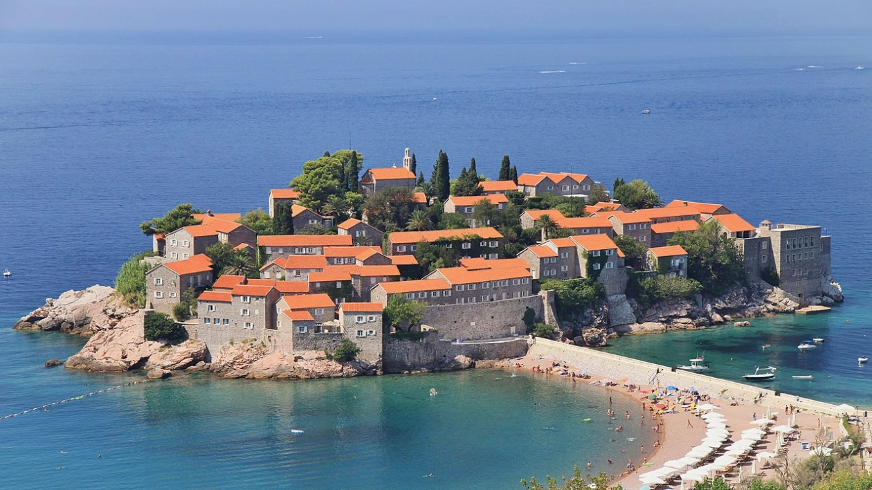 Miasto Sveti Stefan, Czarnogóra.