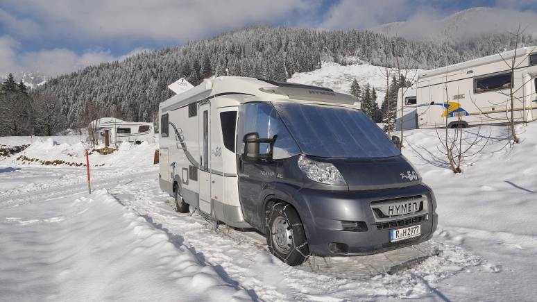 Maty termiczne do kampera. Konieczność na chłodne miesiące?