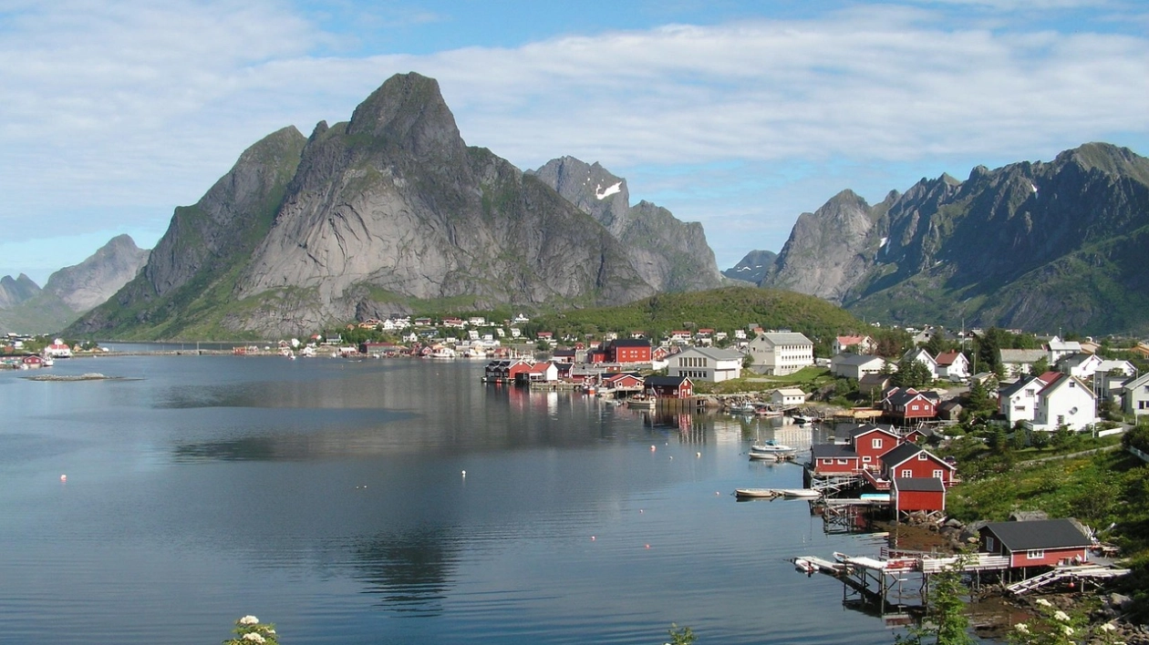 Nowy porządek na norweskich parkingach – Lofoty i Stegastein z pilotażowymi zasadami