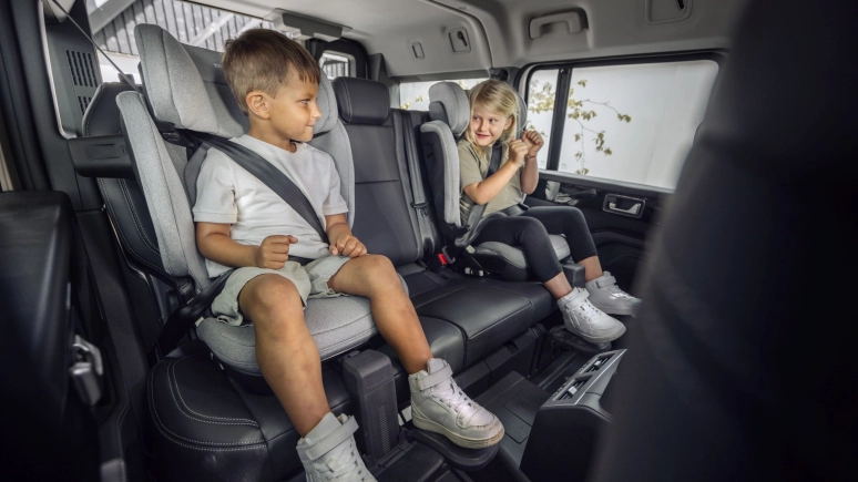 Thule Palm – fotelik dla starszaków, który sprawdza się w kamperze