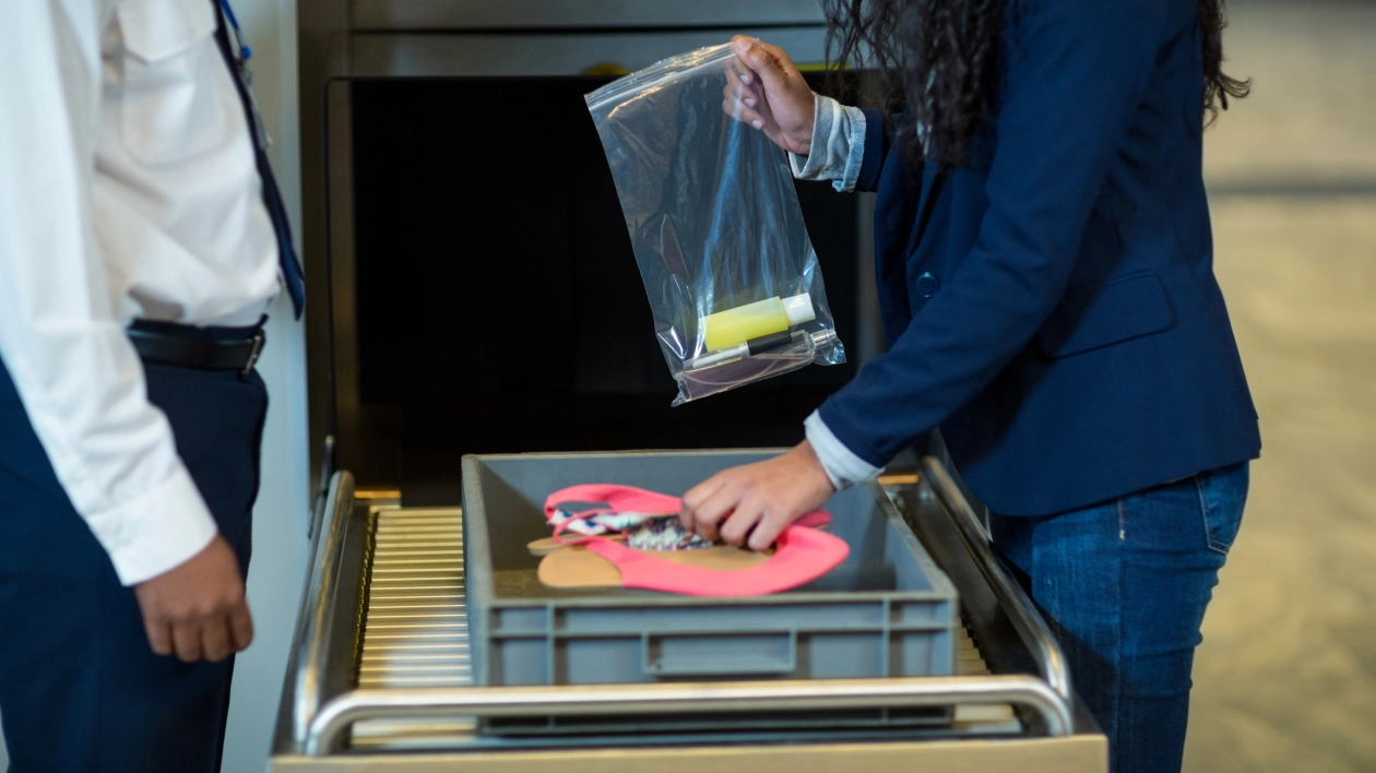 Limit płynów w bagażu podręcznym – jak działa po zmianach?