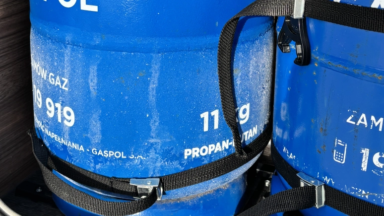 Dlaczego gaz w butli „zamarza”? 