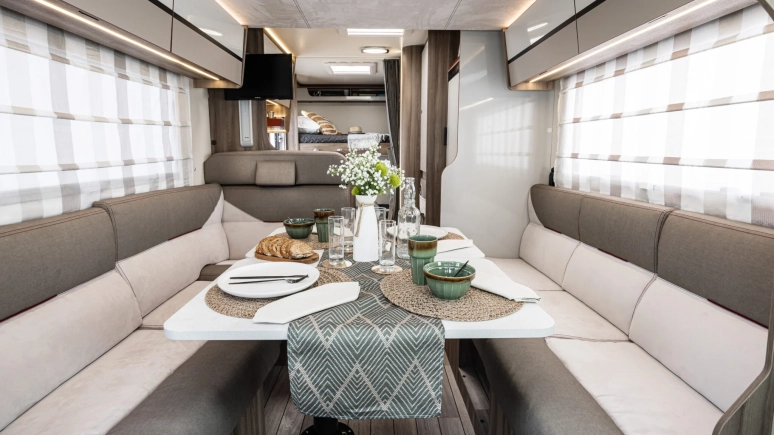 Kamper 6 - osobowy dla rodzin i przyjaciół – zalety i ograniczenia