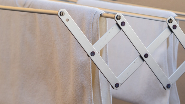 Sposoby na suszenie ubrań w kamperze i przyczepie