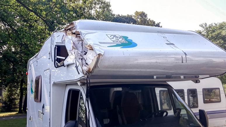 Kamper uszkodzony - na co uważać przy zakupie? 