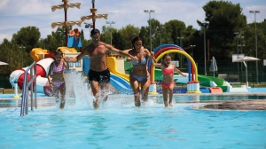 Kempingi nad wspólnym morzem – San Francesco i BiVillage