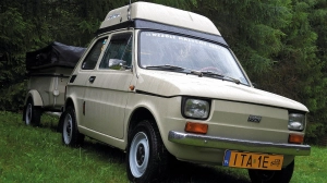 Rajza Maluchem przez życie – historia pełna pasji i podróży