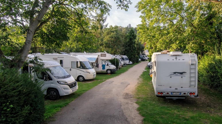 Kiedy jechać kamperem? Jaki był sezon 2025 na campingach w UE?