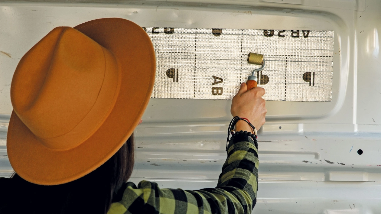 Izolacja bez słabych punktów. Jak z produktami Bitmat stworzyć kampera na każdą porę roku?