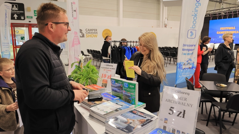 Spacer wśród kamperów. Camper Caravan Show na kilku zdjęciach