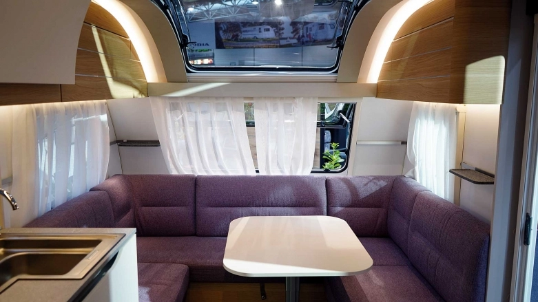 Adria Adora piękna i uniwersalna