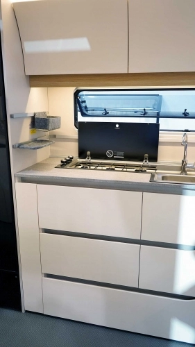 Adria Adora piękna i uniwersalna - zdjęcie 3