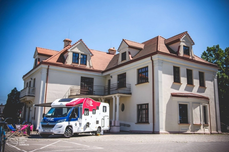 Afera polityczna z kamperem w tle