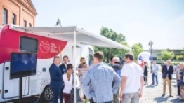 Afera polityczna z kamperem w tle - zdjęcie 2