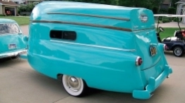 A tak wygląda oryginalna przyczepa Kom-Pak Sportsman z 1954 roku, na której wzorowana była Trailorboat, jej repliką jest American Dream Trailer - zdjęcie 2