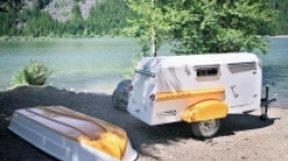 Po zdjęciu łódki z dachu (mocowanej za pomocą pięciu zaczepów) z pobytu nad wodą możemy cieszyć się w pełni - zdjęcie 9