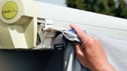 Szczelne połączenie przedsionka z pojazdem gwarantuje tzw. kedra – odcinek tkaniny wsuwany w profil markizy - zdjęcie 2