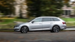 Škoda Superb Estate SE L Executive 2.0 TDI 150PS DSG jest „Najlepszym Samochodem do Ciągnięcia Przyczepy 2021 roku” według jury 38. konkursu The Caravan and Motorhome Club. - zdjęcie 3