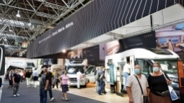 O takich odstępach podczas Caravan Salon mogliśmy do tej pory pomarzyć - zdjęcie 1