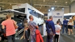 Concorde = luksus. Chętnych, żeby zobaczyć, jak podróżuje się z klasą, nie brakowało - zdjęcie 7