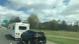 Jeep Cheroke transportowany na lawecie - zdjęcie 11