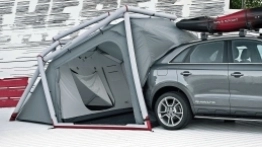 Audi Q3 ze zintegrowanym z tyłem samochodu namiotem. Namiot z powodzeniem może też funkcjonować bez samochodu. - zdjęcie 12