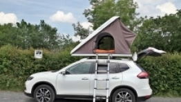 Poprawny montaż gwarantuje wygodny dostęp do namiotu i bagażnika - zdjęcie 1