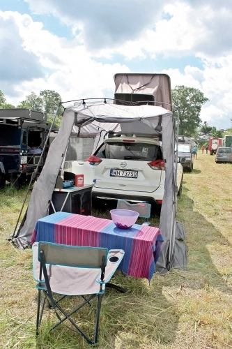 Tylny przedsionek oferuje dużo zadaszonej przestrzeni - zdjęcie 6