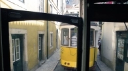 Żółty tramwaj w Lizbonie - zdjęcie 5