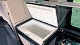 Lodówka ma 40 litrów pojemności. - zdjęcie 5