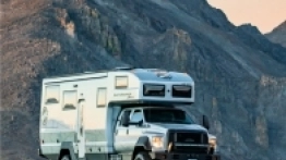 EarthRoamer XV-HD, czyli luksusowy kamper 4x4 za 1.7 mln dol.  - zdjęcie 5