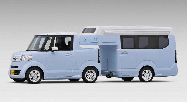 Elektryczny mikrosamochód podczas Tokyo Auto Salon 2022